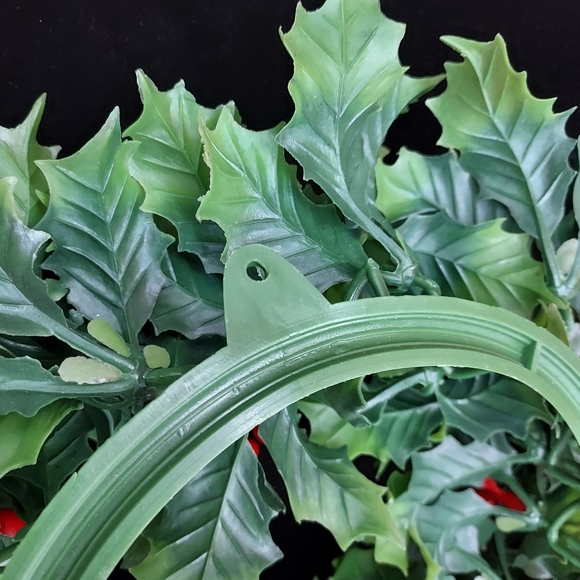 Plastic Christmas Holly Berry Candle Ring Wreath - Picture 6 of 7